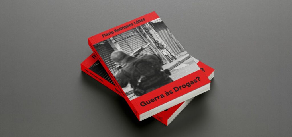 Defensor público Flávio Lelles lança livro com análise crítica sobre a política de guerra às drogas 